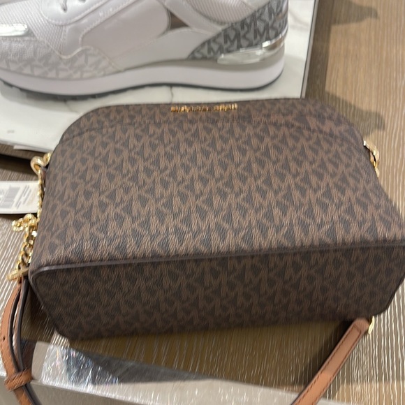 MICHAEL KORS Jet Set Medium Logo Dome Satchel Crossbody 
Brown 
NWT - Picture 3 of 16